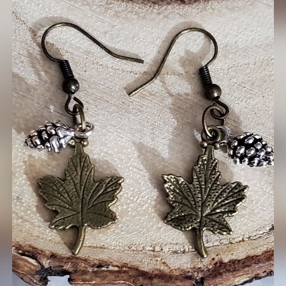 Maple leaf pinecone earrings bronze silver fall autumn Thanksgiving handmade New - Picture 6 of 10